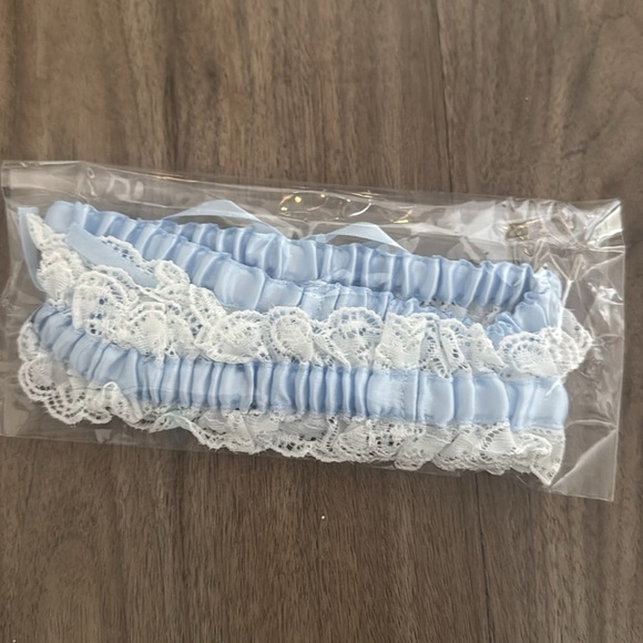 Blue Garter - Picture 2 of 3